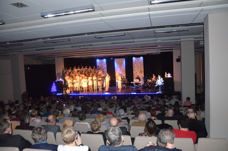 Koncert jubileuszowy Grupy Teatralnej GT w PiMBP w Brzesku 